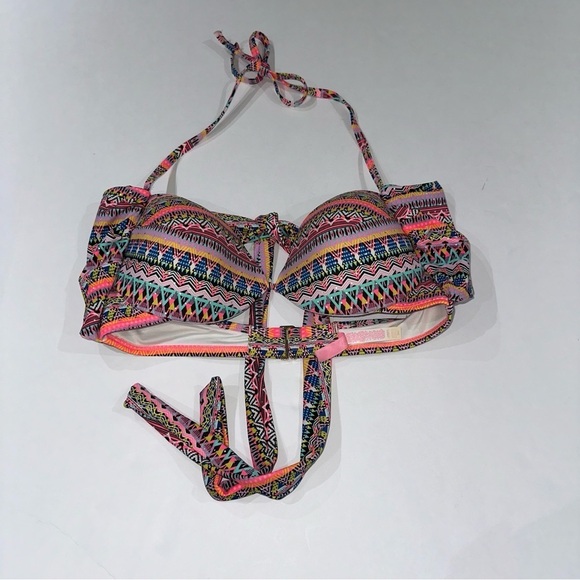 Victoria’s Secret The Wrap Halter Geometric Print Bikini Top - Picture 4 of 9